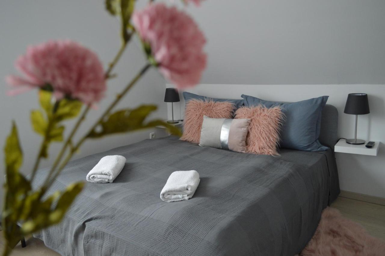 ティハニ Rebeka Panzio Bed & Breakfast エクステリア 写真